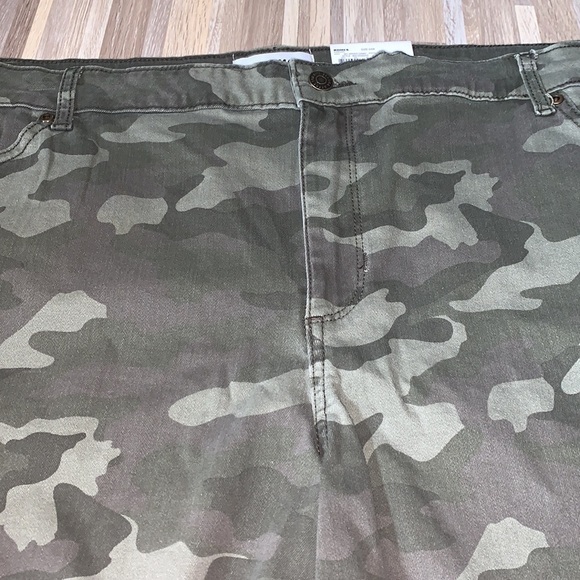 Sonoma camo denim high rise shorts! - Picture 3 of 4
